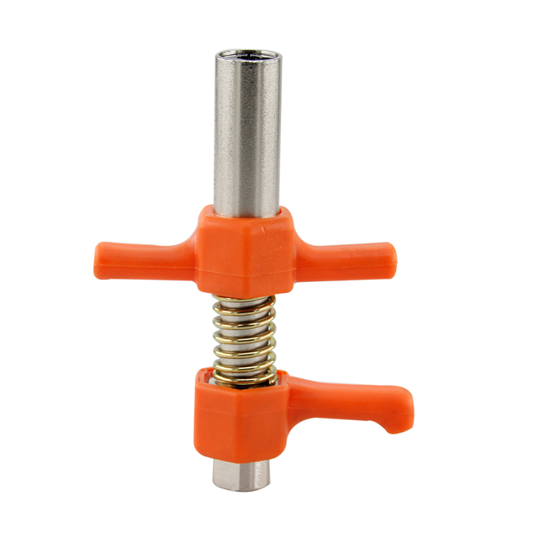 Fast to lock release high pressure grease coupler